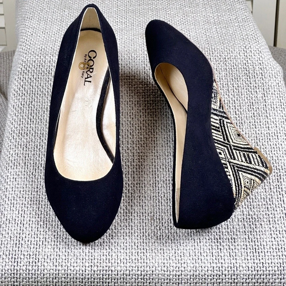 Chic Eva by Coral 8 AK Black & Tan Wedges Modern Classic Geometric Heels Size 6‎